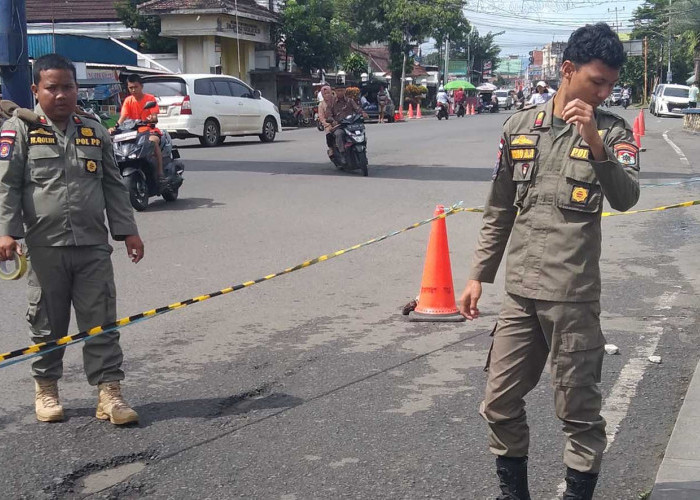 Antisipasi Aset di Alun-alun Merdeka Lubuk Linggau Dicuri atau Dirusak, Personil Sat PolPP Jaga 24 Jam