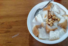 Mencari kehangatan di Wedang Roti Kudapan Tradisional Saat Malam Hari dan Musim Hujan 