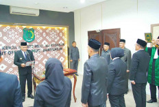 Pelantikan 5 Pejabat Eselon 3,  Salah Satunya Ditunjuk jadi Plt Inspektur