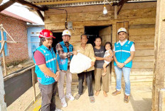 2 Warga Lubuk Linggau Terima Sambungan Listrik Gratis Lewat Program Light Up The Dream