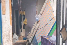 Rumah Sekaligus Tempat Usaha Warga di Lubuk Linggau Ambruk. Sempat Selamatkan Anak dan Buah Dagangannya 