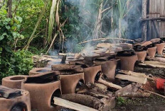 Penjualan Tungku Tradisional di Desa Sukorejo Musi Rawas Masih Bertahan di Tengah Modernisasi Peralatan Rumah 