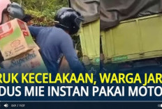 Gila! Satu Orang Bawa 6 Kardus, Detik-Detik Warga Banyuasin Jarah Truk Kecelakaan Terekam Kamera
