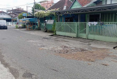 Kondisi Jalan di Kelurahan Wirakarya Semakin Memprihatinkan, Warga Berharap Perhatian Pemerintah
