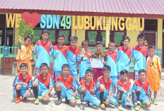 SDN 49 Lubuk Linggau Ajak Siswa Berprestasi Melalui Ekskul Futsal