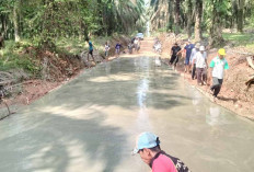 Gotong Royong Bangun Konektivitas, Cor Jalan Penghubung Babat Supat - Lais Muba