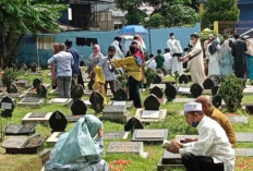 Jelang Ramadan 2025 Ziarah Makam Ramai, Antara Ritual Keagamaan dan Peluang Rezeki