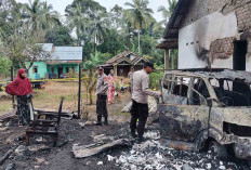 Ditinggal ke Lubuk Linggau oleh Pemiliknya, Dua Rumah di Musi Rawas Hangus Terbakar. Kerugiannya Capai Ratusan