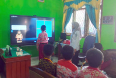 Siswa SDN 36 Lubuk Linggau Belajar Lebih Interaktif dengan Smartboard TV Bantuan Pemerintah