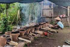 Kelangkaan Gas Elpiji Membawah Berkah Tersendiri Bagi Pengrajin Tungku Tanah Merah