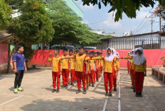 Intip Semanagt Siswa SDN 56 Lubuklinggau Latihan Gerak Jalan Jelang Perlombaan Agustusan 