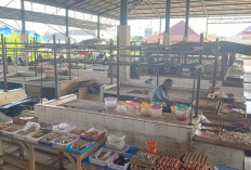 Kondisi Pasar Simpang Periuk Lubuk Linggau, Banyak Lapak Kosong Sepi Pembeli