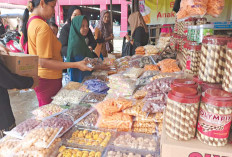 Omzet Pedagang Kue Kering di Pasar B Srikaton Musi Rawas Turun Hingga 50 Persen, Ini Penyebabnya