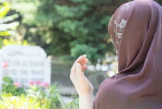 Jenazah Setelah Dikuburkan Didoakan Supaya Selamat Dari Siksa Kubur