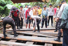 Jembatan Diperbaiki oleh Anggota Polres Musi Rawas, Akses Warga Lebih Aman