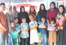 Semarak Ramadan, PAUD HI Sakura Lubuklinggau Ajak Anak Didik Berbagi