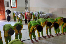 Tahapan Mendidik Anak Shalat 5 Waktu dalam Islam 