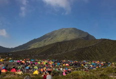 Pendakian Bukit Kaba Kembali Dibuka, Waspadai Cuaca Ekstrem dan Risiko Hipotermia