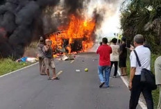 BREAKING NEWS : Lakalantas Berujung Kebakaran Bus di Karang Jaya Muratara