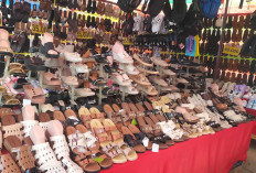 Jelang Lebaran, Sandal dan Sepatu Kekinian Dijual Rp 35.000-Rp 45.000 di Alun-Alun Merdeka