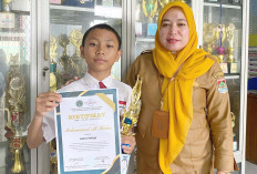 Siswa SDN 17 Lubuk Linggau Juara Lomba Puisi Festival Literasi GLMB 