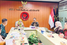 Bupati Musi Rawas Terima Sertifikat HAKI Beras Dayang Rindu