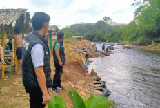 Patroli di Tempat Wisata, Anggota Polres Lubuk Linggau Ingatkan Pengunjung Jaga Barang Bawaan dan Awasi Anak 