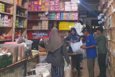 Harga Plastik Kresek Naik, Pedagang Mulai Mengeluh