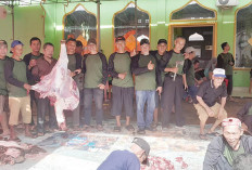 Pertahankan Tradisi Arisan Kurban, Masjid Al-Ikhlas Puncak Kemuning Sembelih 6 Sapi dan 7 Kambing