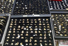 Harga Emas Perhiasan Turun, Warga Mulai Bandingkan Harga Toko