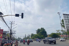 Lampu Lalu Lintas di Simpang Bandara Lubuk Linggau Tidak Berfungsi Dikeluhkan Pengendara