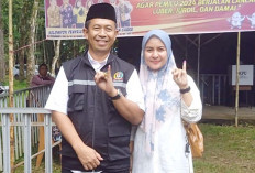 Didampingi Istri Tercinta ke TPS, ini Harapan Ketua DPD Golkar Kota Lubuklinggau H Rodi Wijaya