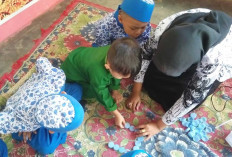 PAUD As Syidiqyah Lubuk Linggau Latih Motorik Anak Melalui Kerajinan