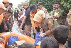 Bupati Berikan Bantuan, Banjir Sukakarya Sudah Mulai Surat