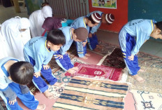 TK Al Munawar Lubuklinggau Siapkan Anak Sambut Ramadhan, Berikut Tips Mengajari Anak Doa Puasa