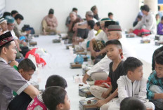 Waw, Setiap Hari Pengurus Masjid Agung As-Salam Kota Lubuklinggau Sediakan 300 Porsi Nasi untuk Berbuka Puasa