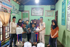 ‎Ramadhan Berkah, SMSI Musi Rawas Bagikan Ratusan Takjil dan Nasi Kotak