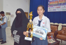 Siswi SMP Xaverius Lubuk Linggau Juara 1 Lomba Cerdas Cermat Super 100 Tingkat Kota Lubuk Linggau