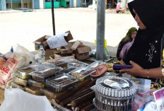 Pedagang Kue Musiman di Musi Rawas Manfaatkan Momen Cari Cuan 