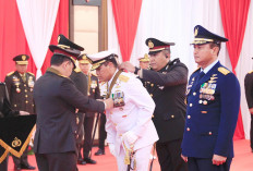 4 Pimpinan TNI Terima Penghargaan Bintang Bhayangkara Utama  