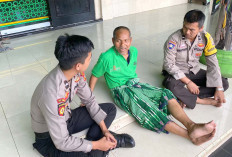 Personil Polres Lubuk Linggau Bantu Kakek Mochtar untuk Bertemu Keluarganya, Sudah 3 Hari 3 Malam Tidur di Mas