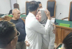 Mantan Wawako Palembang dan Suami Syok Divonis 7,5 Tahun Penjara