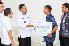 Ahli Waris Pekerja Rentan di Muba Dapat Santunan Kematian Rp 42 Juta
