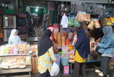 Pasar Kue di Jalan Panorama Dipadati Warga Berburu Kue Lebaran