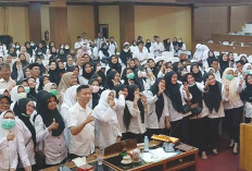 Ratusan Honorer Non Data Base BKN Datangi DPRD Musi Rawas, Ketua DPRD Menangis