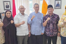 Wali Kota Ambil Rapor Putra Putrinya di SDIT dan SMPIT Mutiara Cendekia, Jadikan Ayah Teladan dan Kebanggaan 