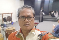 Membaca Kritis: Ketika Pilar Karakter Remuk di Era Banjir Informasi 