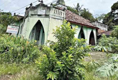 Ditinggal Pemilik, Masjid Sya’yan Temam Lubuk Linggau Terlantar Tertutup Semak Belukar