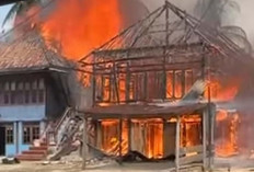 3 Rumah Panggung di Desa Lesung Batu Muda Muratara Ludes Terbakar, Satu Unit Motor Ikut terbakar