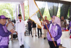 Bupati Hj. Ratna Machmud Secara Resmi Melepas Kontingen Kabupaten Musi Rawas untuk ikut PORPROV XV Sumsel